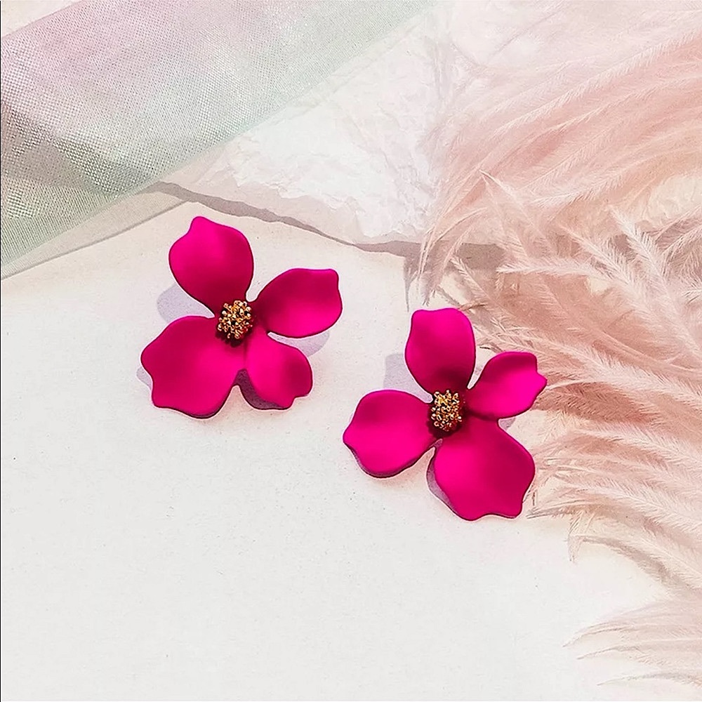 🎉HP🎉 🌺Flower🌺 Stud Earrings 🌸 - Picture 2 of 6